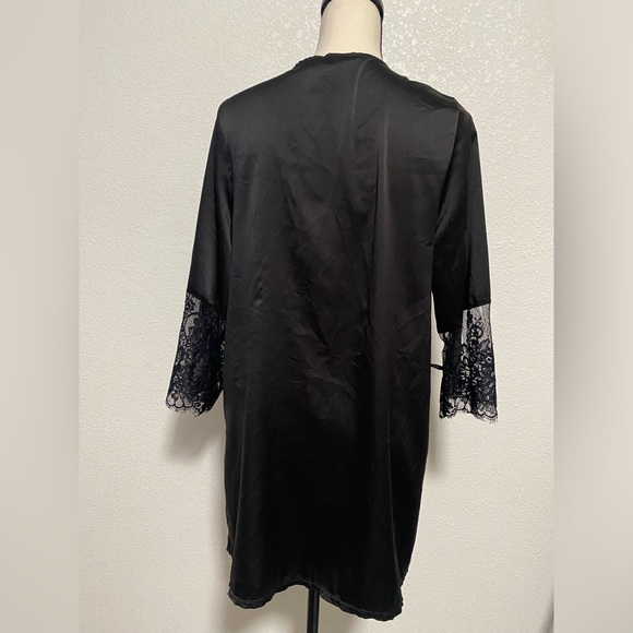 Short Satin Black Robe with Eyelash Lace Sleeves - Picture 4 of 4
